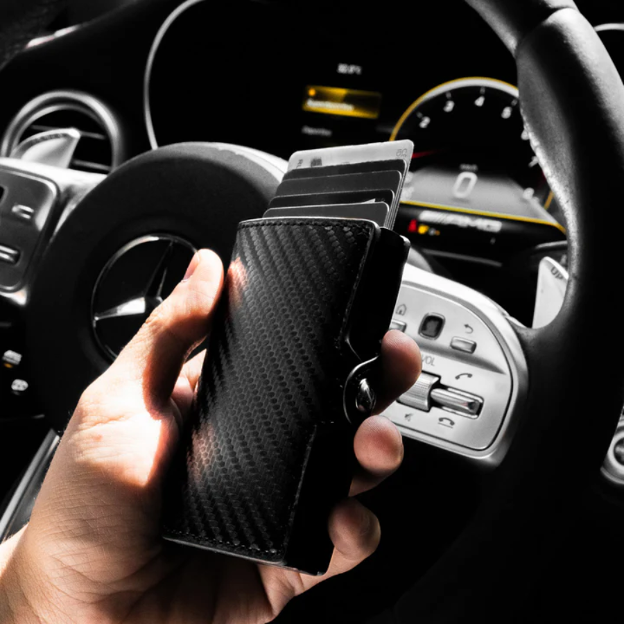 CardSlide™ – Adiós billeteras gordas, hola seguridad y estilo