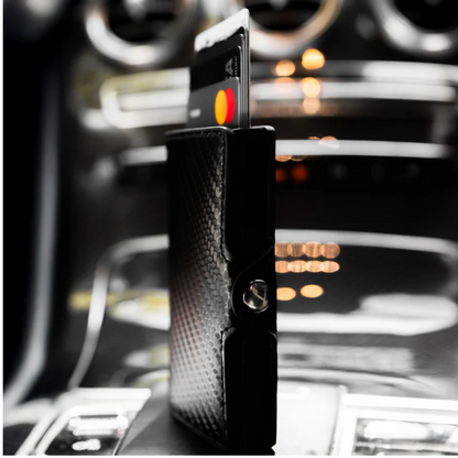 CardSlide™ – Adiós billeteras gordas, hola seguridad y estilo